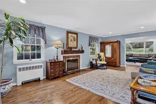 165 Salem Rd, East Hills, NY 11577 - Photo 15