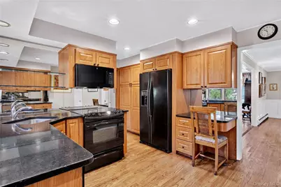 165 Salem Road, East Hills, NY 11577 - Photo 9