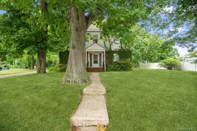 544 S Wellwood Avenue, Lindenhurst, NY 11757 - Photo 1