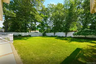 97 Elk St, South Huntington, NY 11743 - Photo 27