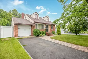 192 Sycamore Ave, Bethpage, NY 11714 - Photo 3
