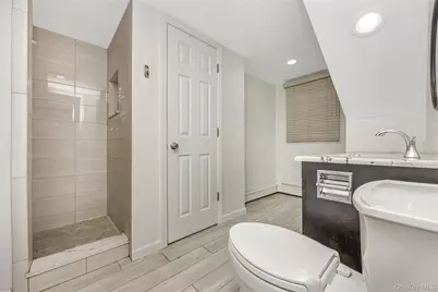 192 Sycamore Avenue, Bethpage, NY 11714 - Photo 15