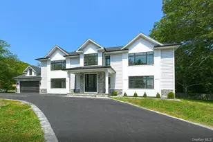 11 Edcris Ln, Huntington, NY 11743 - Photo 3