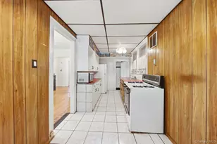 5633 Post Rd, Bronx, NY 10471 - Photo 5