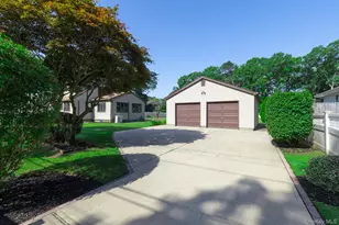 16 Ormond Pl, Shirley, NY 11967 - Photo 3