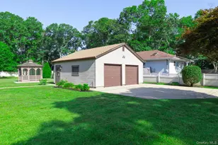 16 Ormond Pl, Shirley, NY 11967 - Photo 25