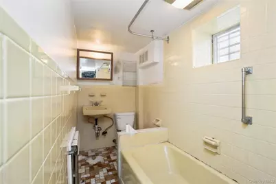8430 129th Street, Kew Gardens, NY 11415 - Photo 31