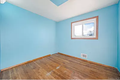 105 Ames Street, Brentwood, NY 11717 - Photo 15