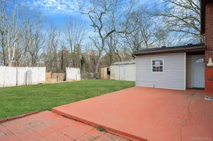 105 Ames St, Brentwood, NY 11717 - Photo 33