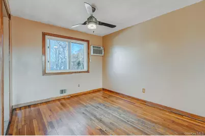 105 Ames Street, Brentwood, NY 11717 - Photo 9