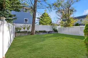 38 Sintsink Dr W, Port Washington, NY 11050 - Photo 15