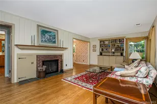 8 Arosa Ct, Greenlawn, NY 11740 - Photo 5