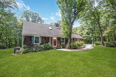 8 Arosa Court, Greenlawn, NY 11740 - Photo 3