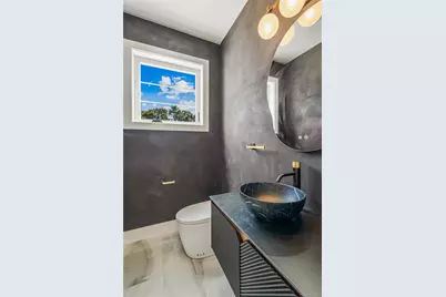 97 North Court, Roslyn Heights, NY 11577 - Photo 9