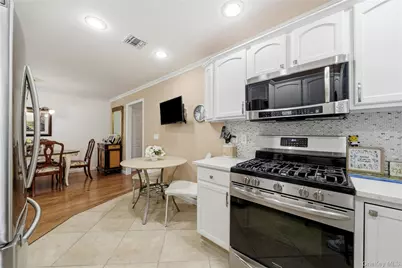 907 Altessa Boulevard, Melville, NY 11747 - Photo 5