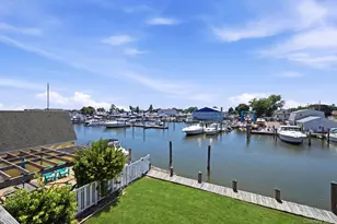 212 Shore Rd, Lindenhurst, NY 11757 - Photo 3