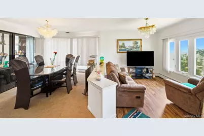 212 Shore Road, Lindenhurst, NY 11757 - Photo 13