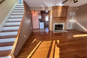 37 Spray Ln, Hicksville, NY 11801 - Photo 5