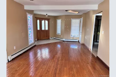 37 Spray Lane, Hicksville, NY 11801 - Photo 9
