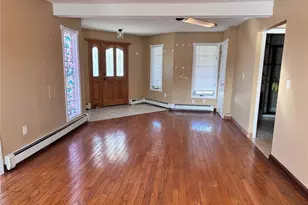 37 Spray Ln, Hicksville, NY 11801 - Photo 9