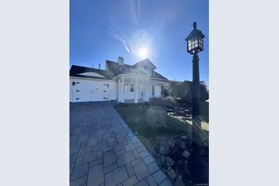 37 Spray Lane, Hicksville, NY 11801 - Photo 19