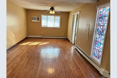 37 Spray Lane, Hicksville, NY 11801 - Photo 3