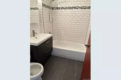 2580 38th Street #7, Astoria, NY 11103 - Photo 5