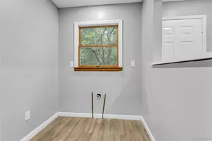 26 Woodland St, Ronkonkoma, NY 11779 - Photo 23