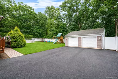 6 Mayflower Lane, East Setauket, NY 11733 - Photo 19