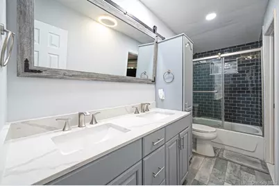 6 Mayflower Lane, East Setauket, NY 11733 - Photo 13