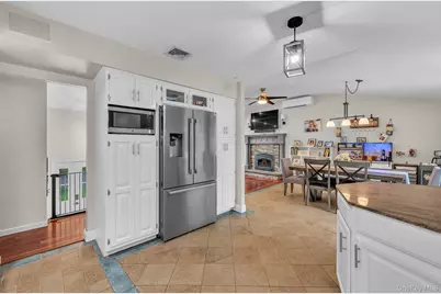 6 Mayflower Lane, East Setauket, NY 11733 - Photo 9