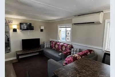 150 Main St. Unit 57, Islip, NY 11751 - Photo 5