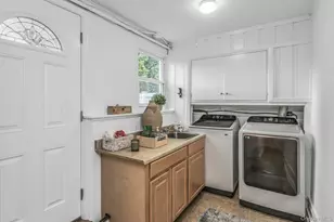 138 Brook St, Garden City, NY 11530 - Photo 29