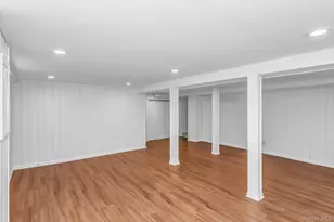 138 Brook St, Garden City, NY 11530 - Photo 31