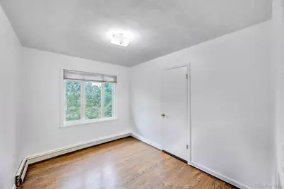 192 N 21st Street, Wheatley Heights, NY 11798 - Photo 23