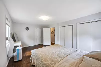 192 N 21st Street, Wheatley Heights, NY 11798 - Photo 19