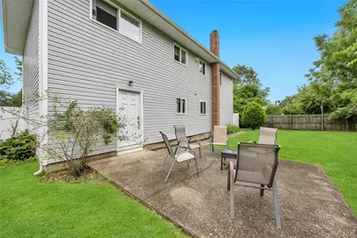 192 N 21st Street, Wheatley Heights, NY 11798 - Photo 41
