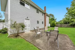 192 N 21st St, Wheatley Heights, NY 11798 - Photo 41