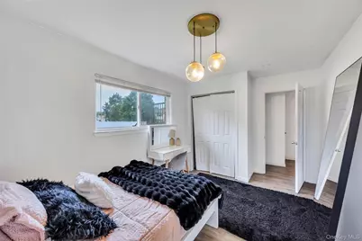 192 N 21st Street, Wheatley Heights, NY 11798 - Photo 31