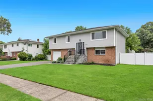 192 N 21st St, Wheatley Heights, NY 11798 - Photo 3