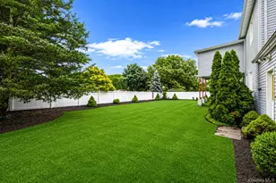 527 Milligan Ln, West Islip, NY 11795 - Photo 33