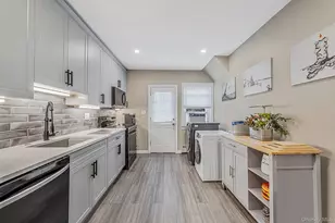527 Milligan Ln, West Islip, NY 11795 - Photo 5