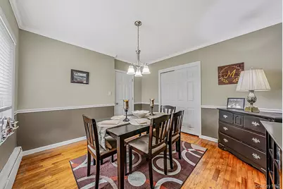 527 Milligan Lane, West Islip, NY 11795 - Photo 13