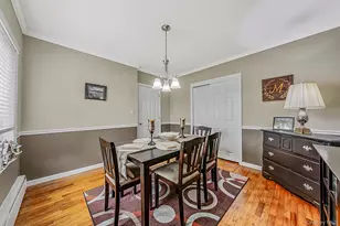 527 Milligan Ln, West Islip, NY 11795 - Photo 13