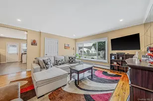 527 Milligan Ln, West Islip, NY 11795 - Photo 9