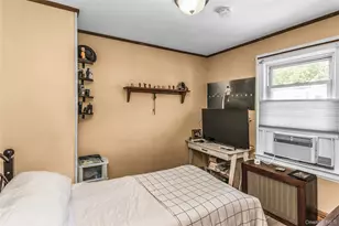 78-22 79th Pl, Glendale, NY 11385 - Photo 11