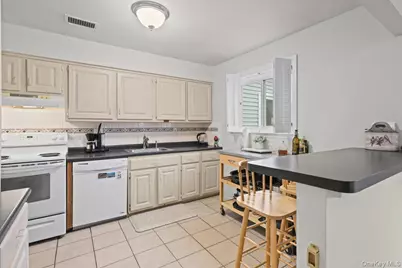 208 Harris Road #GB3, Bedford Hills, NY 10507 - Photo 5