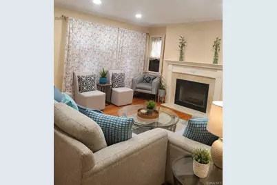 61 Gateway, Rockville Centre, NY 11570 - Photo 3