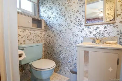 333 N Albany Avenue, Massapequa, NY 11758 - Photo 19