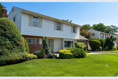 333 N Albany Avenue, Massapequa, NY 11758 - Photo 3
